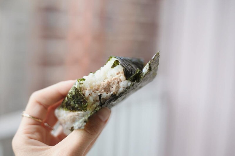 Kokimo Food - A tropa do onigiri de atum com maionese! 🐟😎 Venha conhecer  a casa de onigiri! 😊 📍 Rua da Glória, 280 - na Galeria Legal - box (08 e